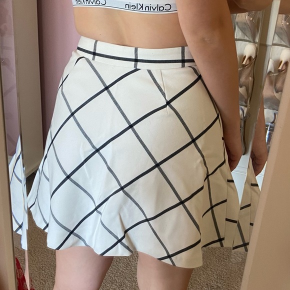 Plaid mini skirt - Picture 3 of 3